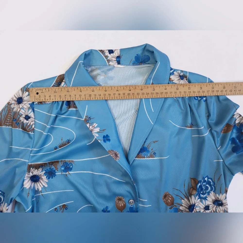 Vintage 70s Blue Silky Polyester Floral Daisy Poppy Top Shirt Women's Small - Picture 11 of 13